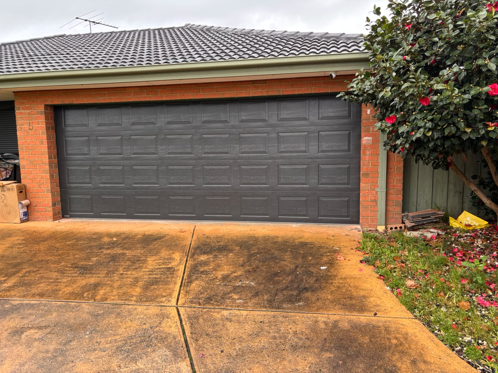 Sectional door · Panelled design