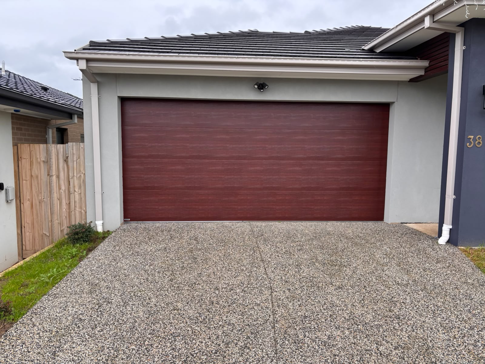 Timber-look garage door